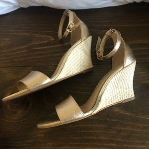 Lilly Pulitzer size 7 wedges. Good condition!